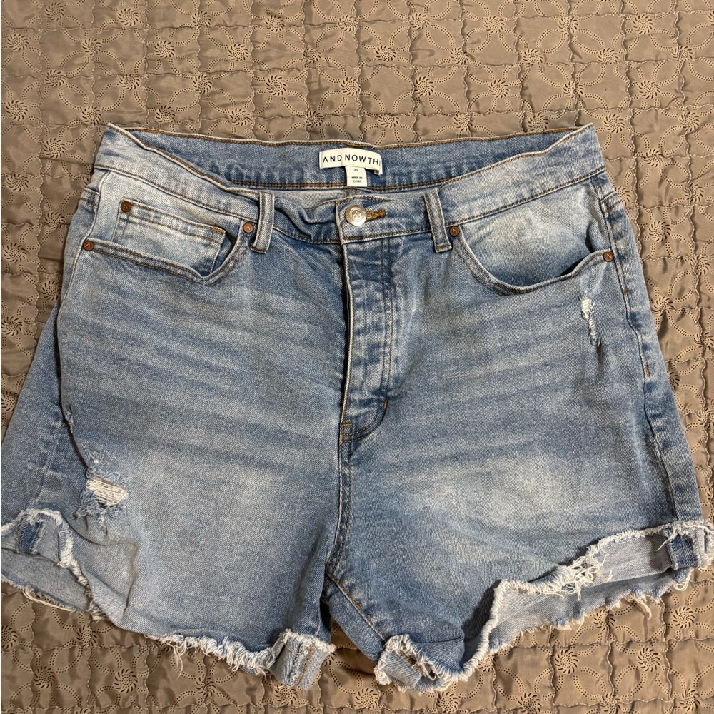 AND NOW THIS denim Jean Shorts with Frayed Hem - Picture 5 of 7